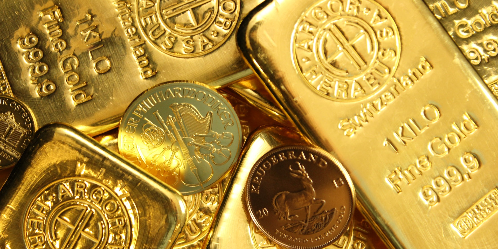 Gold Bars vs. Gold Coins: Your Ultimate Investment Guide